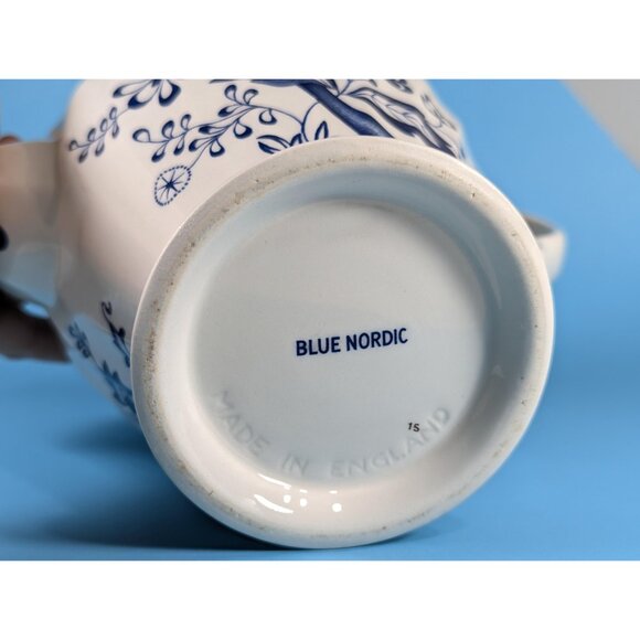 AS-IS vintage Johnson Bros Blue Nordic English 6 cup coffee pot, large tea pot - Picture 7 of 10